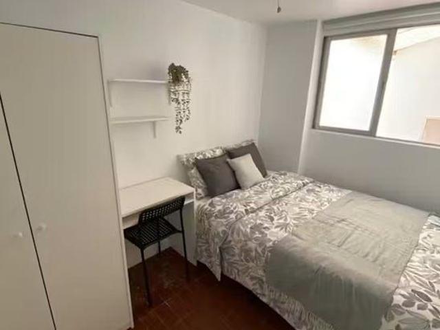 Carrer Joan Lluis Vives, Manises, Valencian Community 46940