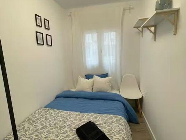 Carrer Joaquín Navarro, Valencia, Valencian Community 46017