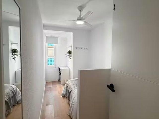 Carrer Julio Colomer, Valencia, Valencian Community 46910