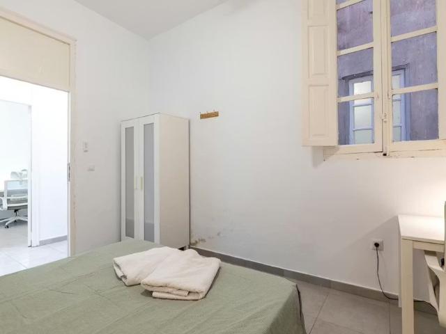 Carrer Martínez Cubells, Valencia, Valencian Community 46002