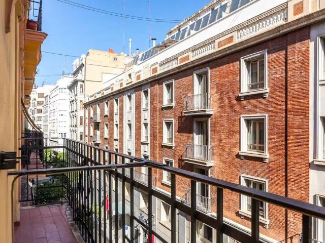Carrer Martínez Cubells, Valencia, Valencian Community 46002