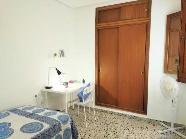 Carrer Miguel Hernández, Paterna, Valencian Community 46980