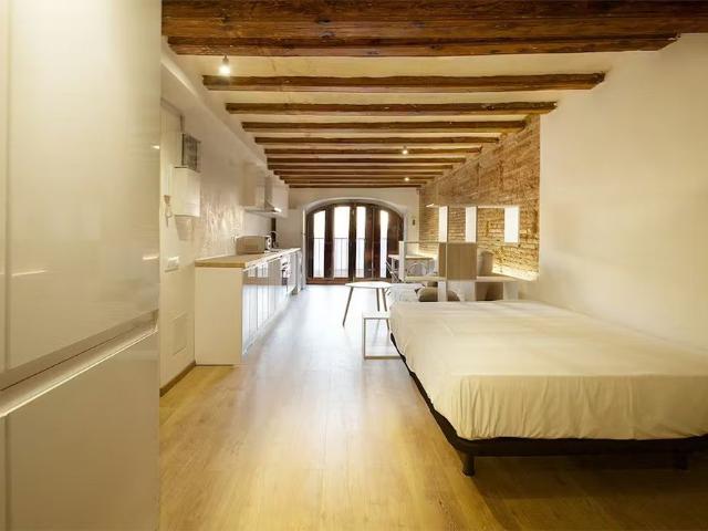 Carrer Nou de la Rambla, Barcelona, Catalonia 08001