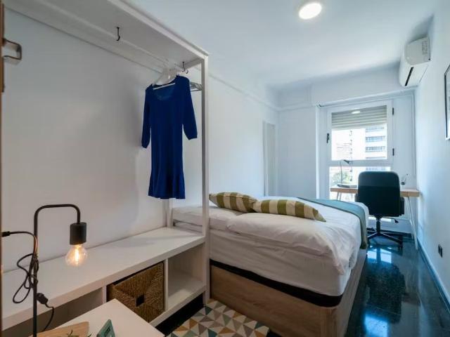 Carrer Serpis, Valencia, Valencian Community 46022