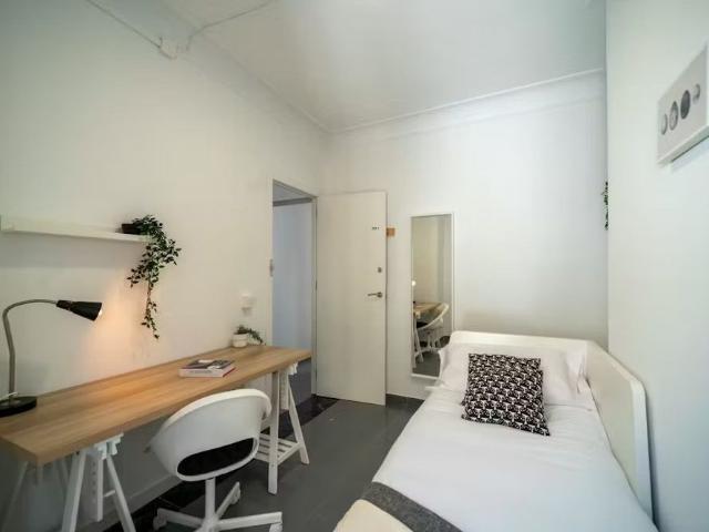 Carrer Pizarro, Valencia, Valencian Community 46004