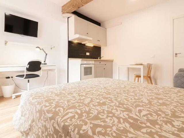 Carrer Pintor Stolz, Valencia, Valencian Community 46018