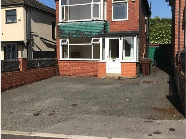 Carrholm Mount, Leeds LS7, 3 bed detached house to rent, £1,500 pcm | PrimeLocation