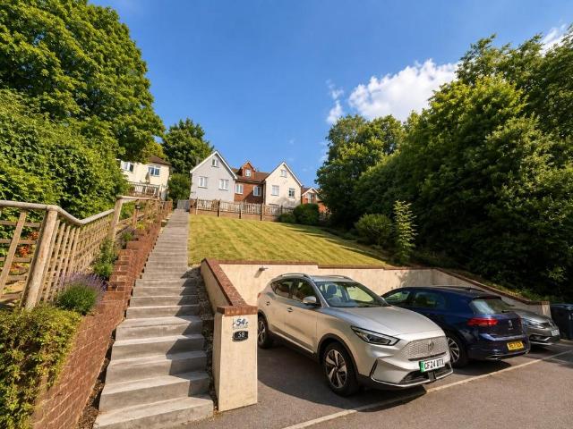 Carrington Road, Hp12 3 bed terraced house to rent £1,950 pcm £450 pw
