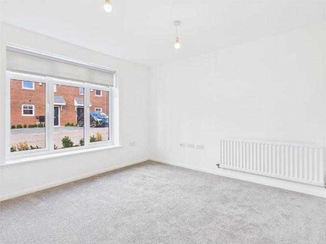 Carrington Way, Coventry, CV7 8HY 4 bed house to rent £1,750 pcm £404 pw