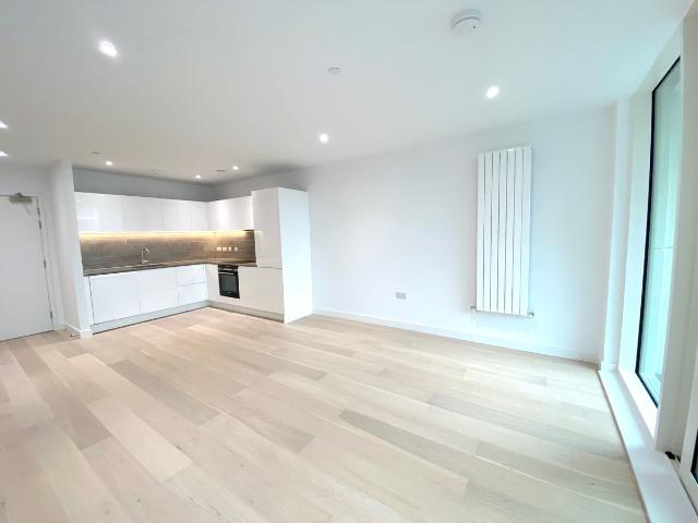Carrick House, London E16, 2 bed flat to rent, £2,650 pcm | PrimeLocation