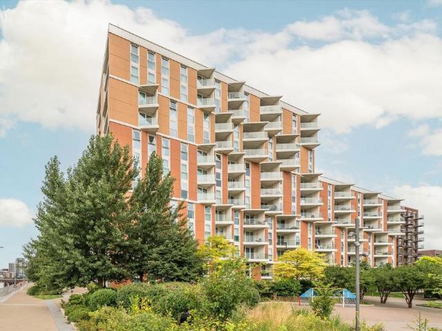 Carrick House, Royal Wharf E16 3 bed flat to rent £3,500 pcm £808 pw