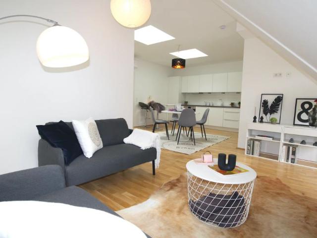 CARRIE BRADSHAW WOULD LOVE THAT FLAT 3 Zimmer WHG mit Rooftopterrasse