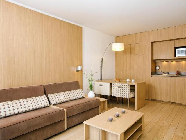 Carrières sur Seine Nice and modern 1 BR apartment with free access to swimming pool