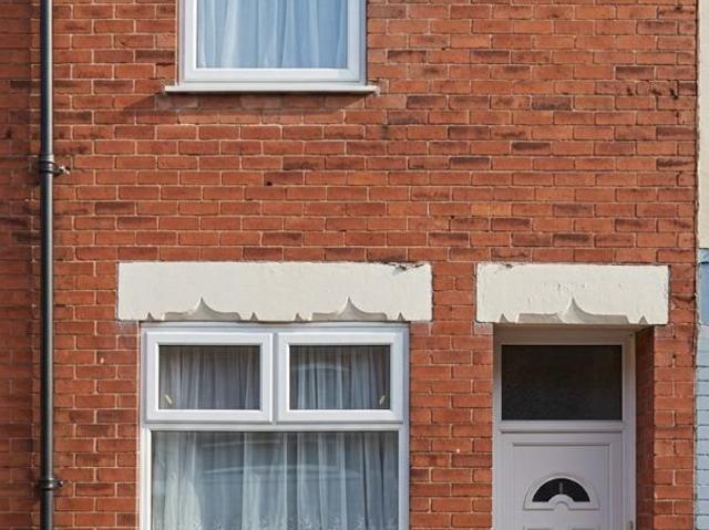 Carron Street, Fenton, ST4 2 bed terraced house to rent £725 pcm £167 pw