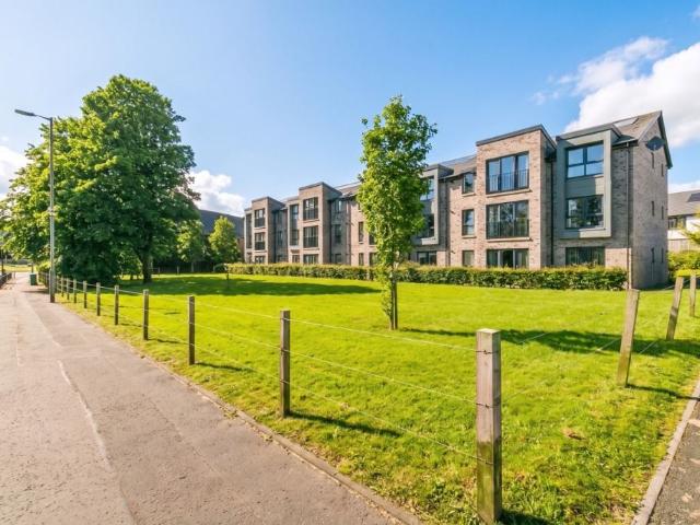 Carrochan Gardens, Balloch, West Dunbartonshire G83, 2 bed penthouse to rent, £1,350 pcm | PrimeLocation
