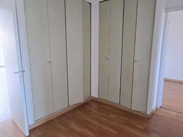 CARROS LES VALLIERES B: appartement T4 79 m² à louer