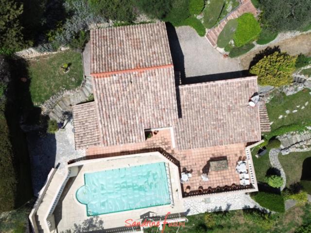 Carros Village villa de 4 pièces avec piscine et terrain att