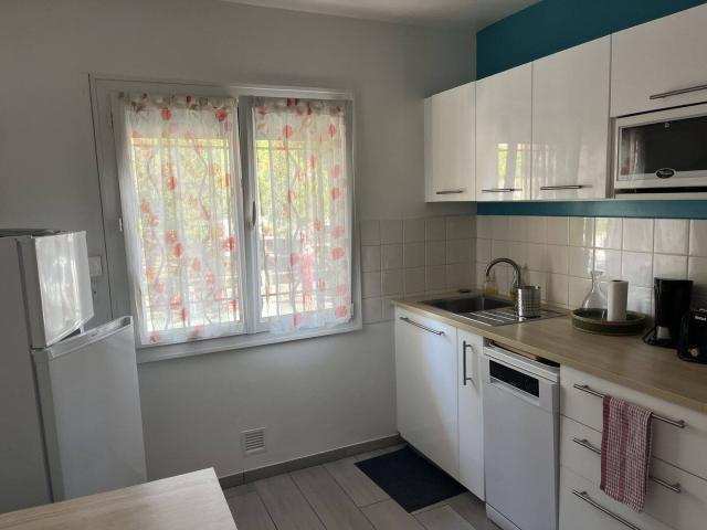 CARRY LE ROUET CENTRE VILLAGE LOCATION MEUBLEE APPARTEMENT T2