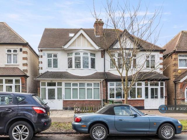 Carshalton Place, Carshalton, SM5 Studio to rent £995 pcm £230 pw