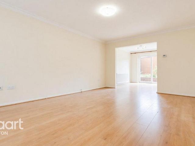 Carshalton Road, London 3 bed semi detached house to rent £2,300 pcm £531 pw