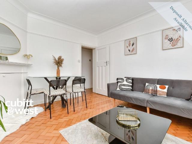 Carshalton Road, Sutton SM1, 2 bed flat to rent, £1,700 pcm | PrimeLocation