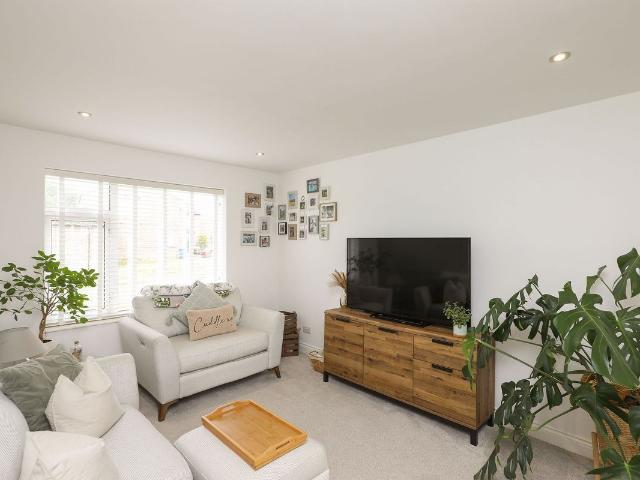 Carsington Close, Chesterfield S40, 2 bed terraced house to rent, £900 pcm | PrimeLocation