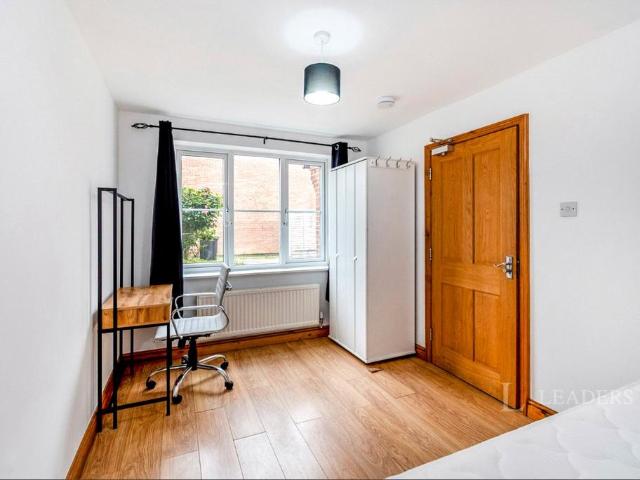 Carsons Drive, Great Cornard, CO10 House share to rent £650 pcm £150 pw
