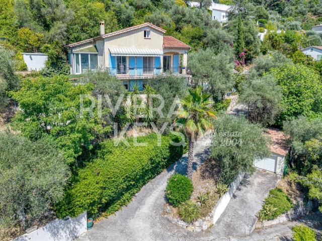 Castagniers: Villa provençale de caractère avec piscine et. 202m² Castagniers