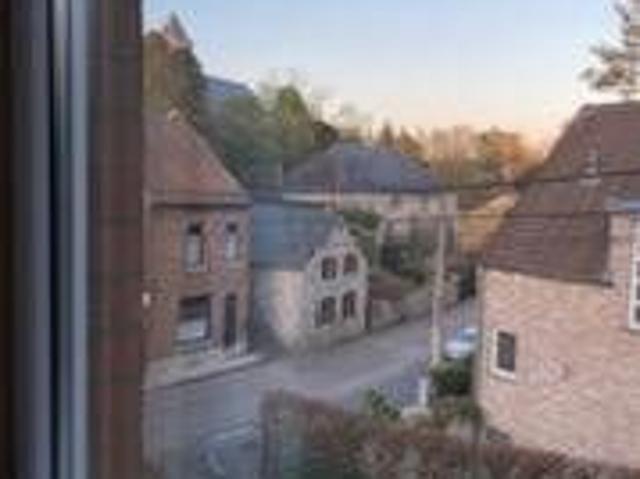 Casteau proximité MONS et SOIGNIES Studio rénové