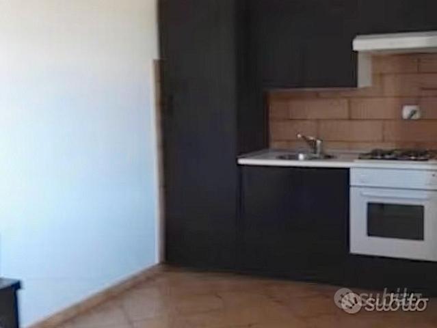 CASTEL DI LEVA BILOCALE ARREDATO Con TERRAZZO PRIV
