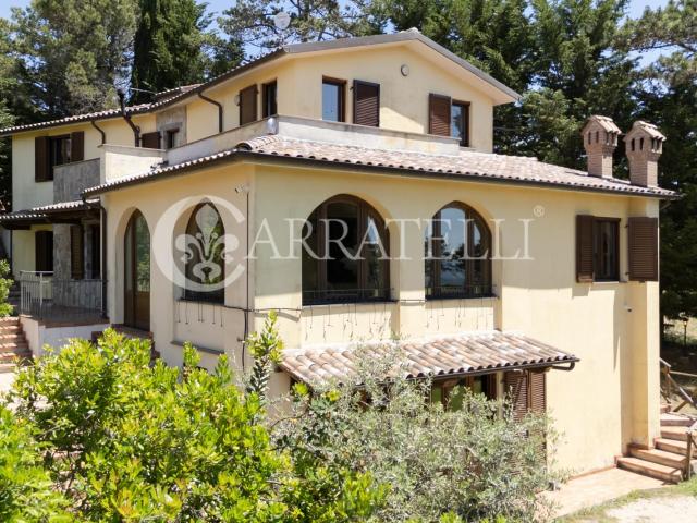 Castel Rigone, nel comune di Passignano sul Trasimeno, elega. 340m² Passignano sul Trasimeno