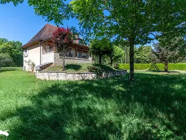 Castelfranc 46140 Achat / Vente maison 6 pièces t6 au dernier étage parking