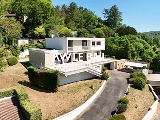 Castelfranc 46140 Achat / Vente maison 9 pièces t9 terrasse parking