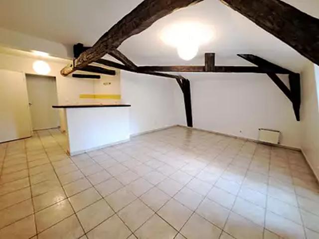 Castelfranc 46140 Location appartement 2 pièces t2 au dernier étage