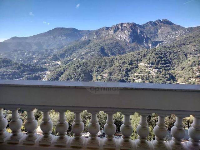 CASTELLAR: A LOUER 3P MEUBLE AVEC JARDIN