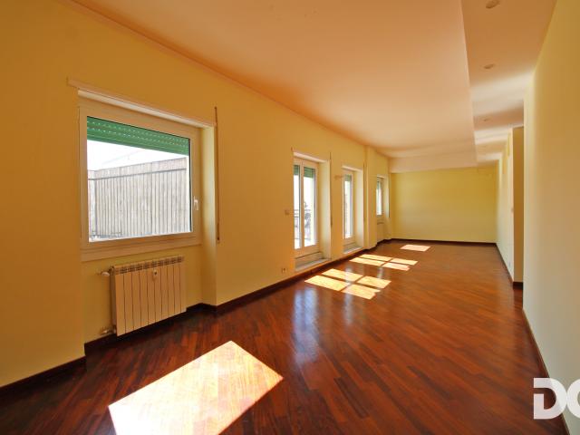 CASTELLETTO – VIA SCORZA MQ. 162 PANORAMICI CON TERRAZZO