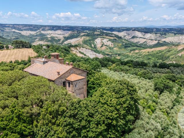 Castello dei Calanchi · VIT333 1384m² Civitella d'Agliano