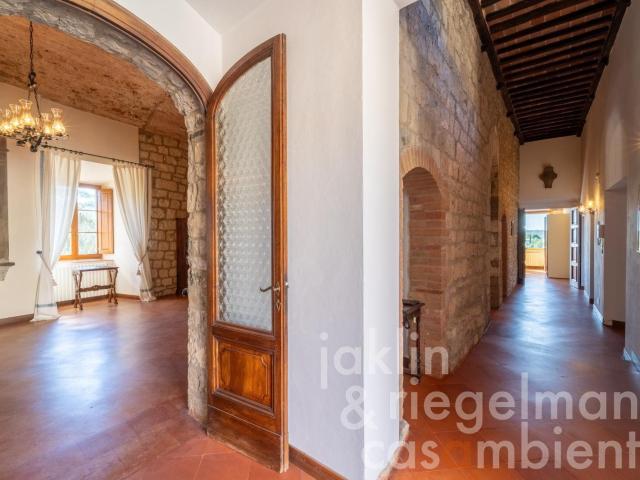 Castello storico nel cuore del Chianti, in Toscana, con prod. 2580m² Gaiole in Chianti