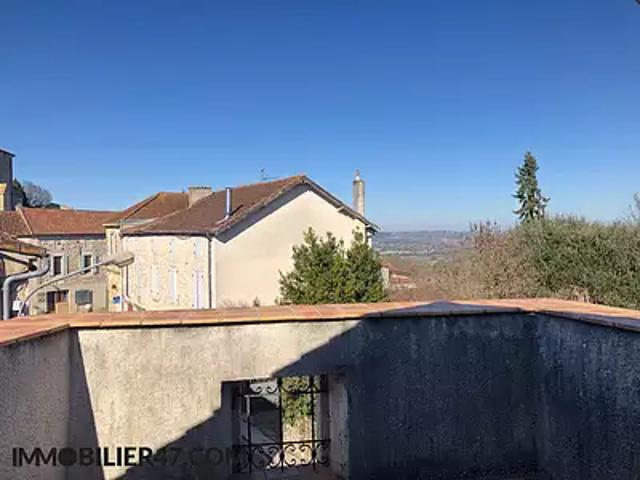 Castelmoron sur Lot 47260 Location maison 3 pièces t3 au dernier étage terrasse