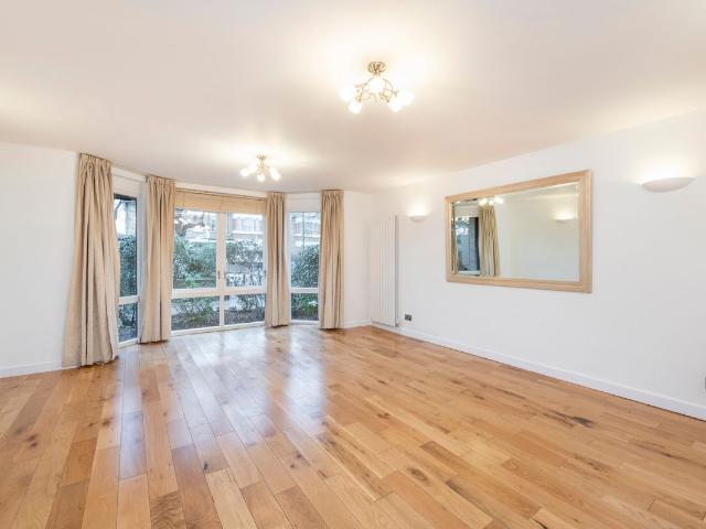 Castelnau, Barnes SW13, 2 bed flat to rent, £2,750 pcm | PrimeLocation