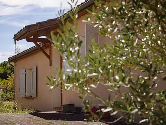 Castelnau de Montmiral 81140 Achat / Vente maison 6 pièces t6 au dernier étage jardin