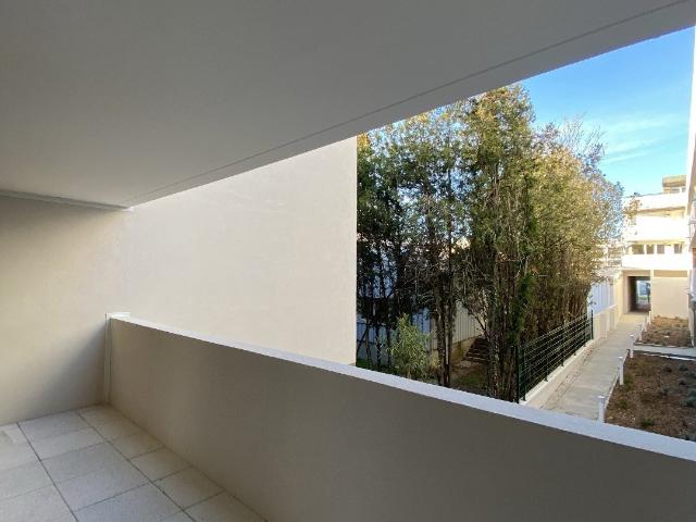 CASTELNAU LE LEZ T2 RECENT AVEC TERRASSE ET PARKING