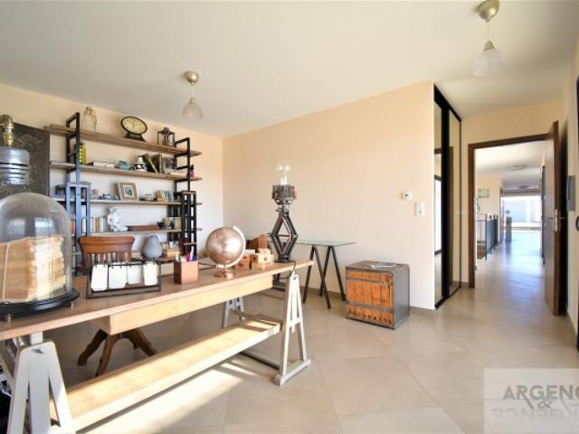 CASTELNAU LE LEZ VILLA SUR TOIT AVEC VUE PANORAMIQUE