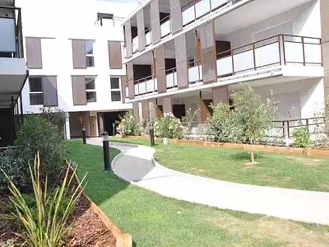 Castelnau le Lez 34170 Location appartement 3 pièces t3 au dernier étage terrasse