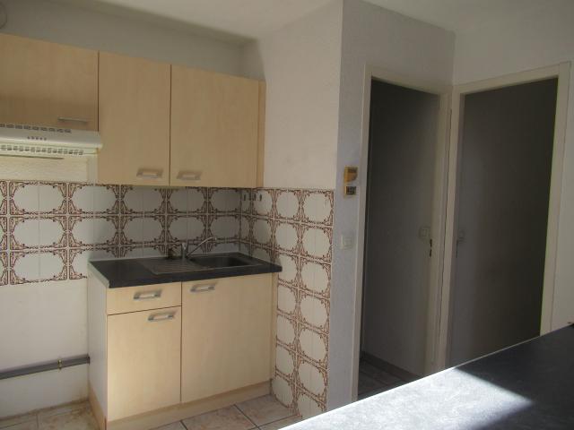 CASTELNAUDARY PROCHE CENTRE VILLE APPARTEMENT TYPË 3 SECOND ETAGE LIBRE AU 20/06/2026