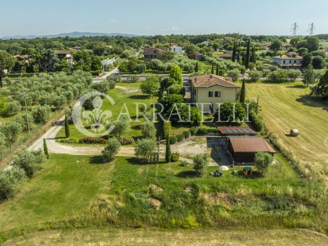 Castiglione del Lago, villa indipendente di circa 280mq con. 280m² Castiglione del Lago