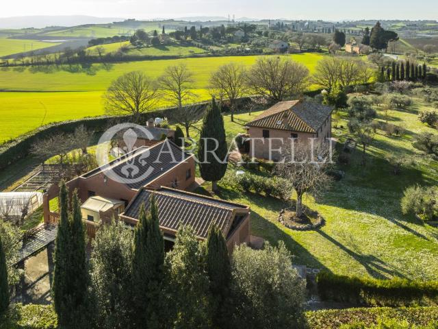 Castiglione del Lago, magnifica proprietà di circa 420mq, co. 419m² Castiglione del Lago