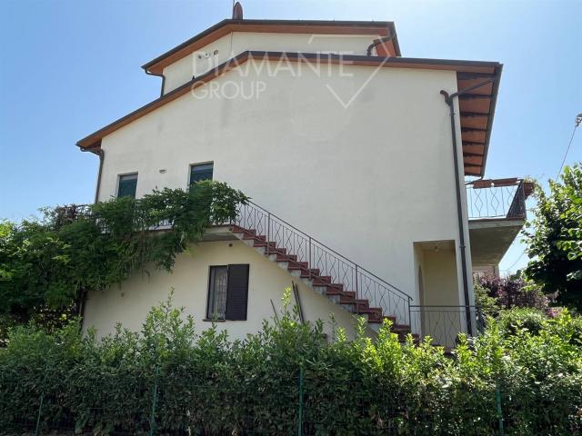 CASTIGLIONE DEL LAGO PG, Sanfatucchio: Casa indipendente d. 220m² Castiglione del Lago