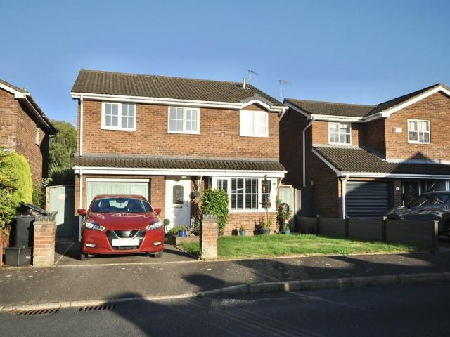 Castillon Drive, Whitchurch, Shropshire 4 bed detached house to rent £1,400 pcm £323 pw