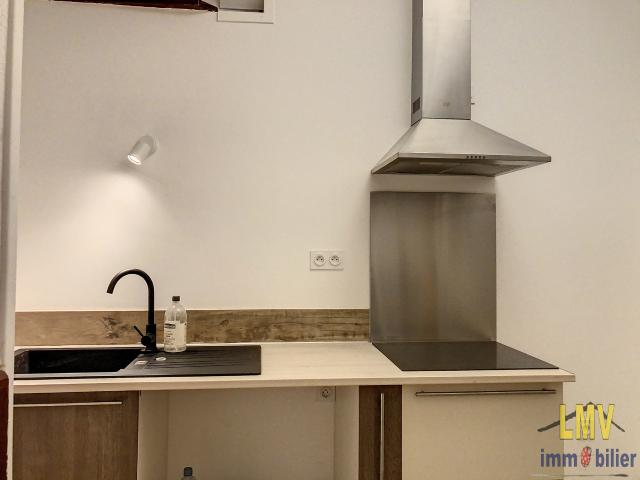 CASTILLON LA BATAILLE: charmant triplex 100 m2 2 chambres 2 bureaux et 1 cave